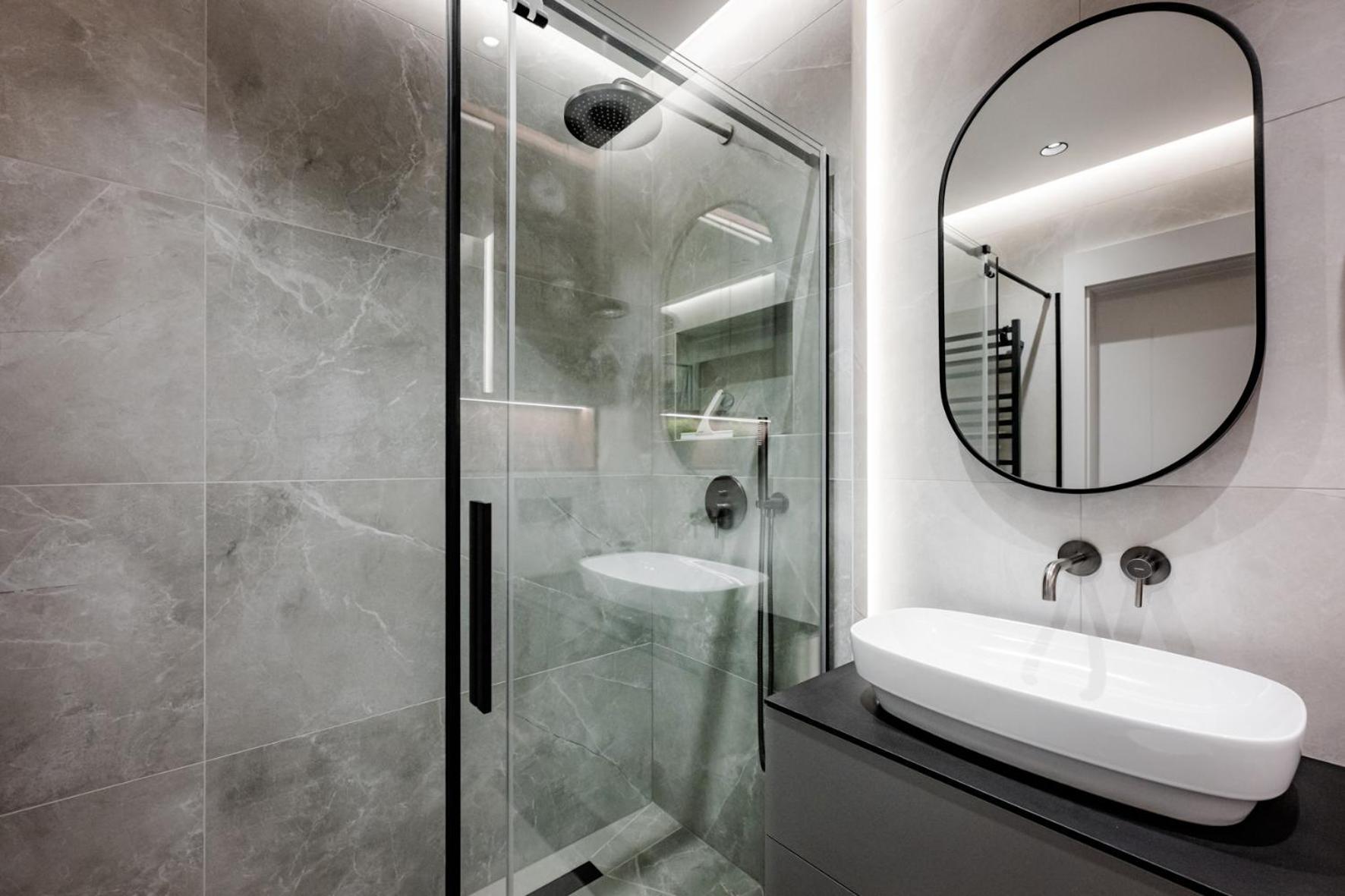 Apartmán Lux Z Tarasem - Centrum - Parking Sauna Silownia Meldunki 24na7 *