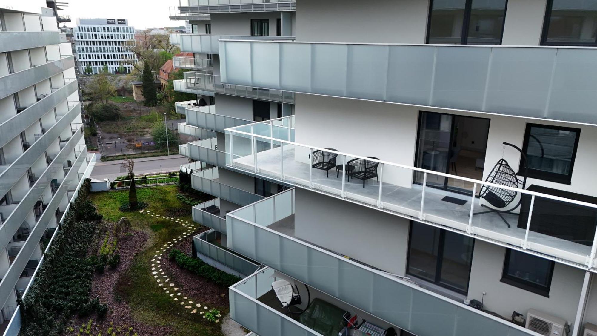 Lux Z Tarasem - Centrum - Parking Sauna Silownia Meldunki 24na7 * Vratislav